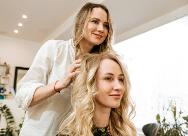 Tratamento de beleza no Salão Bellas